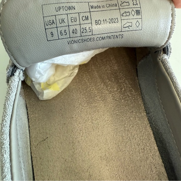 Vionic Uptown Suede Loafers Flats Women Size 9 Light Gray Comfy Work Office - Picture 12 of 13